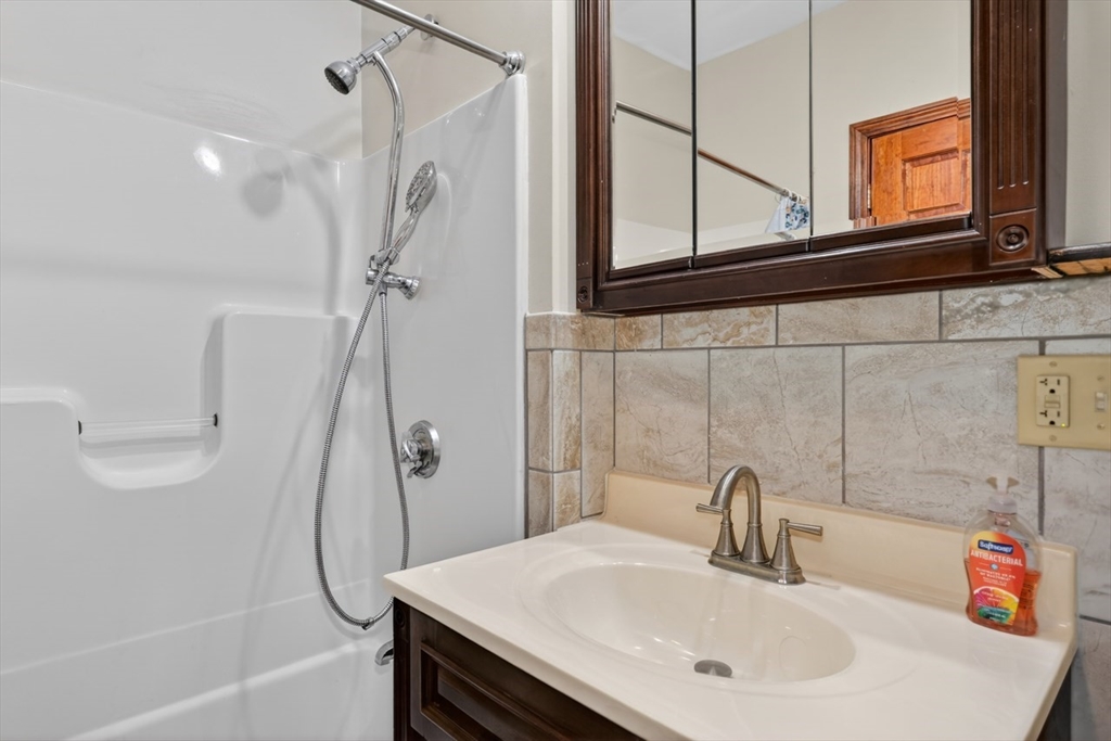 1 Glendale Road Hudson, MA 01749 - Photo 22 of 42