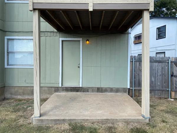 $1,050 | 2305 Cedrick Cove, Unit A, Austin, TX 78748