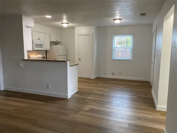 $1,050 | 2305 Cedrick Cove, Unit A, Austin, TX 78748