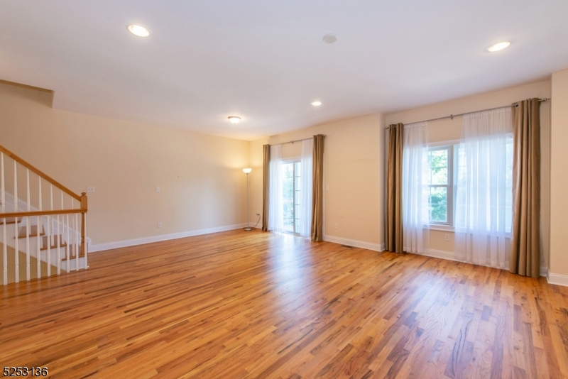 17 Halina Lane Butler, NJ 07405 - Photo 10 of 19 Gallery Image 10