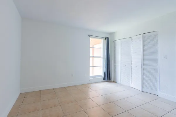 $2,200 | 9459 Southwest 76th Street, Unit R8, Miami, FL 33173