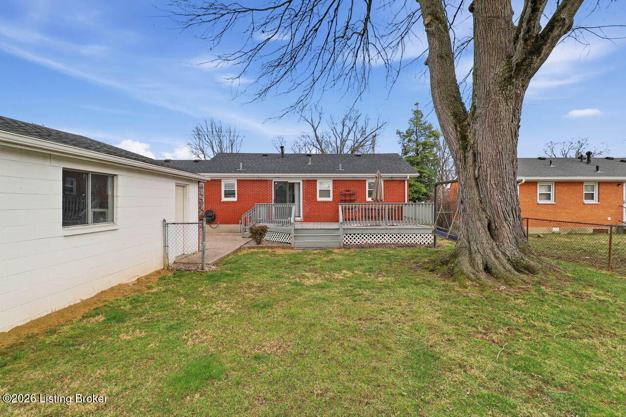 8814 Terry Road Louisville, KY 40258 - Photo 40 of 47 Fenced in backyard