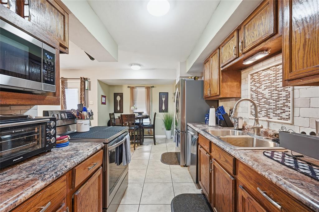 6805 Wagonet Road Forest Hill, TX 76140 - Photo 11 of 34