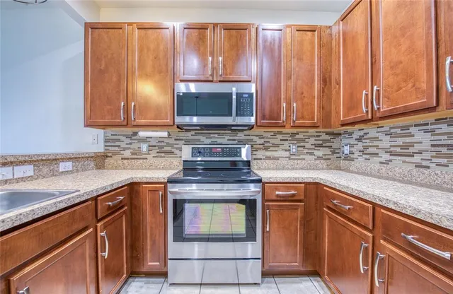 $2,400 | 4670 69th Place North, Pinellas Park, FL 33781