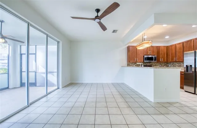 $2,400 | 4670 69th Place North, Pinellas Park, FL 33781