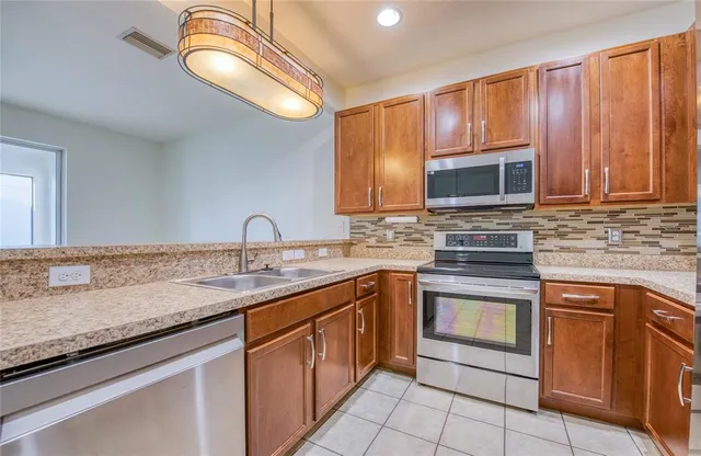 $2,400 | 4670 69th Place North, Pinellas Park, FL 33781