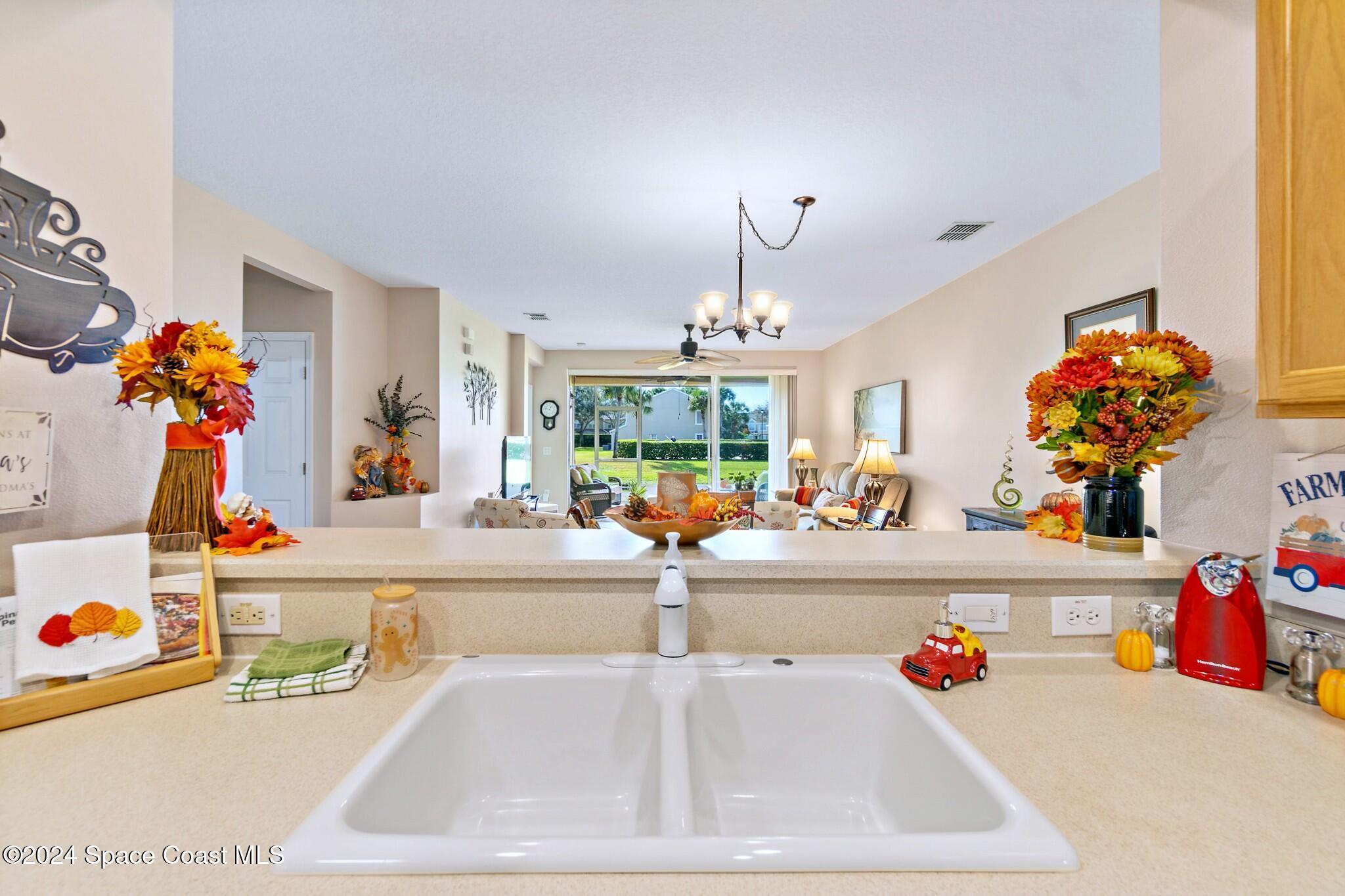 400 Trotter Lane, Unit 102 Melbourne, FL 32940 - Photo 15 of 51 Kitchen