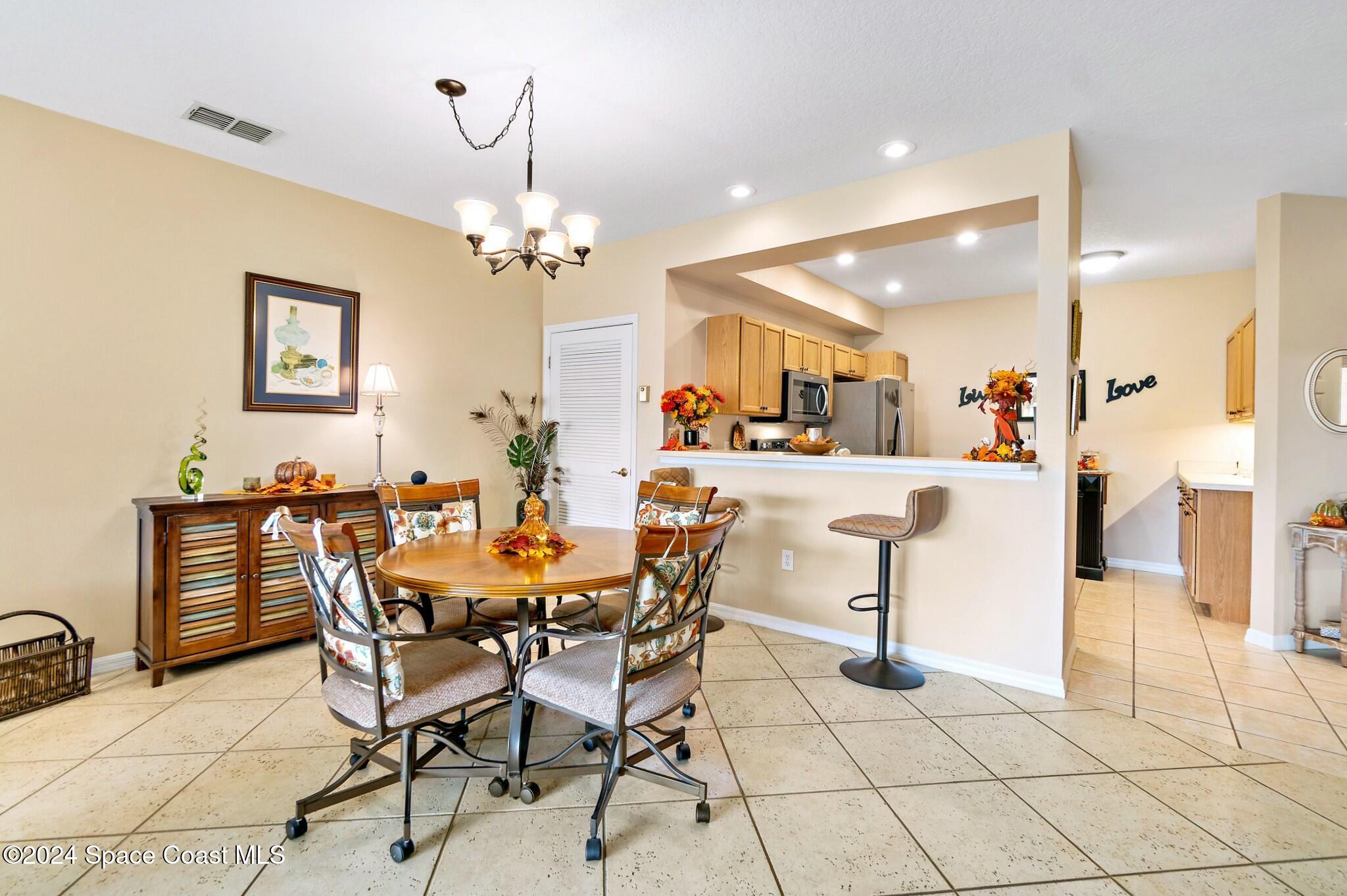 400 Trotter Lane, Unit 102 Melbourne, FL 32940 - Photo 17 of 51 Dining Area