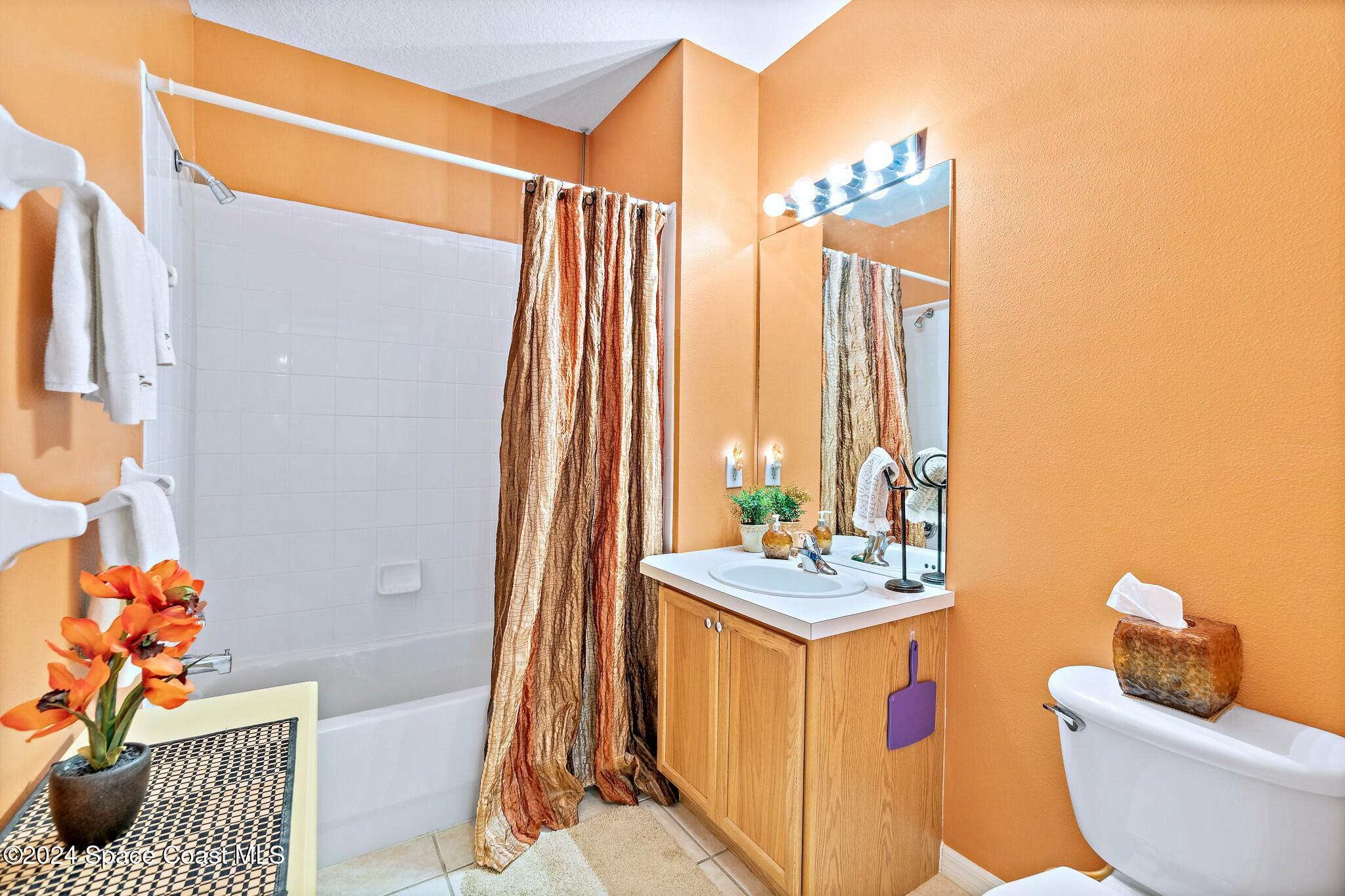 400 Trotter Lane, Unit 102 Melbourne, FL 32940 - Photo 34 of 51 Bathroom 2