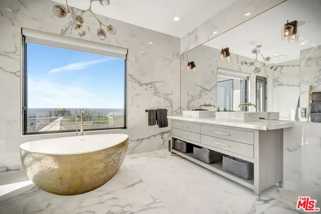 $11,900,000 | 5944 Filaree Heights Road, Malibu, CA 90265