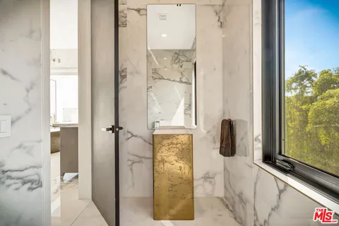 $11,900,000 | 5944 Filaree Heights Road, Malibu, CA 90265