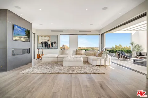 $11,900,000 | 5944 Filaree Heights Road, Malibu, CA 90265