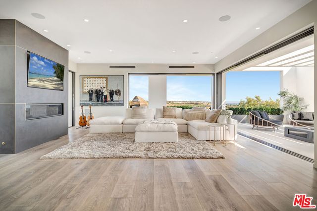 $11,900,000 | 5944 Filaree Heights Road, Malibu, CA 90265