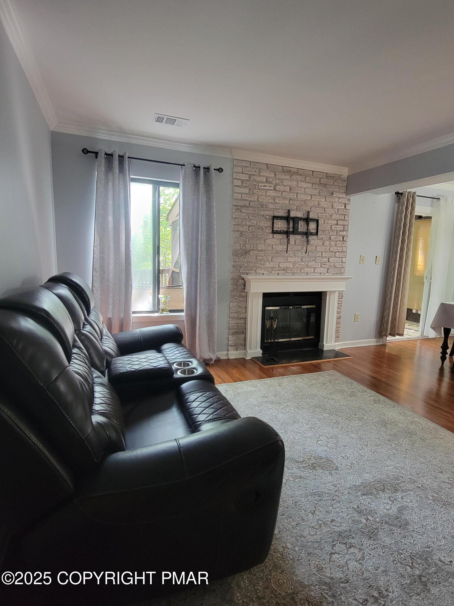 216 Falls Circle Bushkill, PA 18324 - Photo 8 of 26 20250623_110527