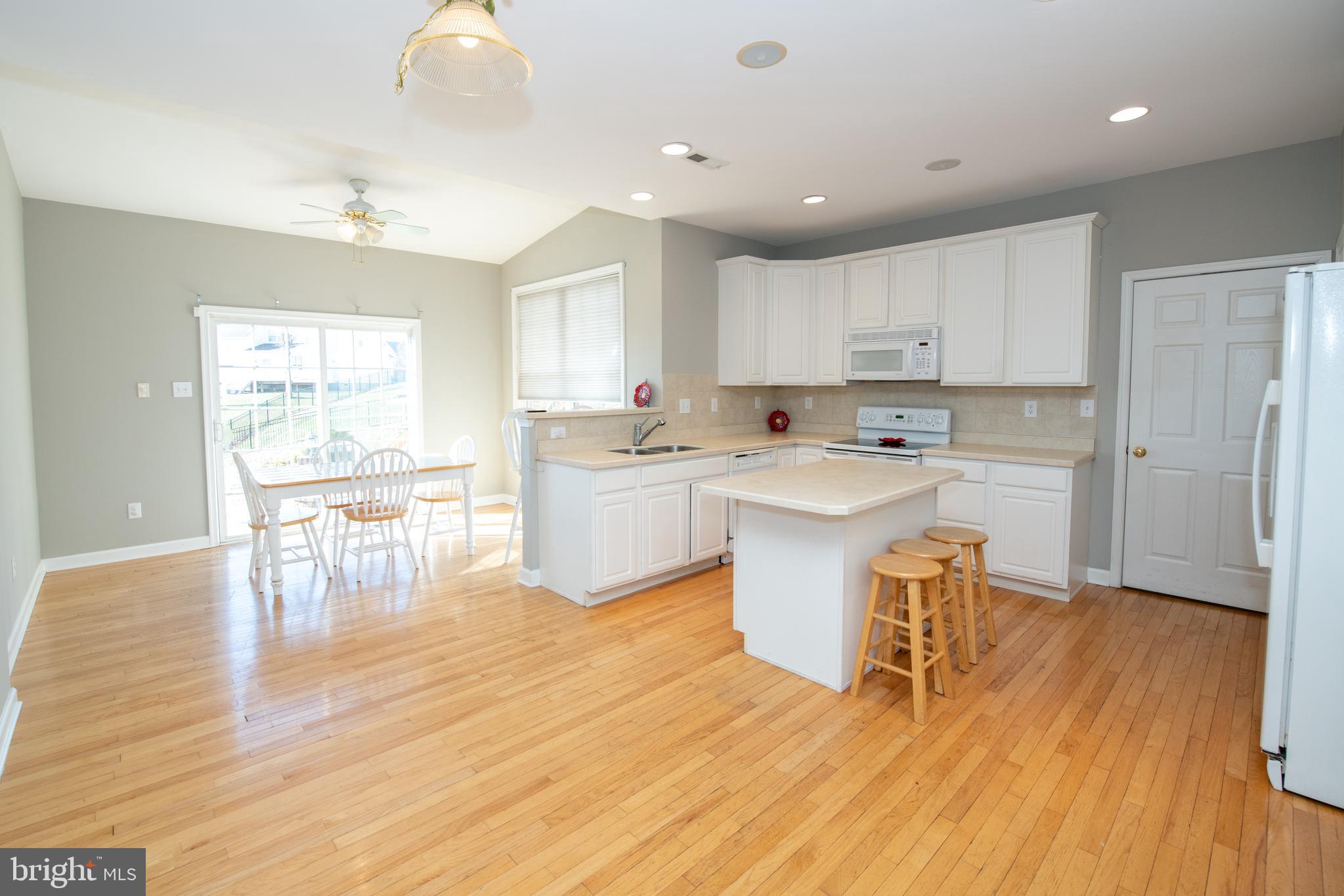 205 Tremain Road Bensalem, PA 19020 - Photo 16 of 58 Gallery Image 16