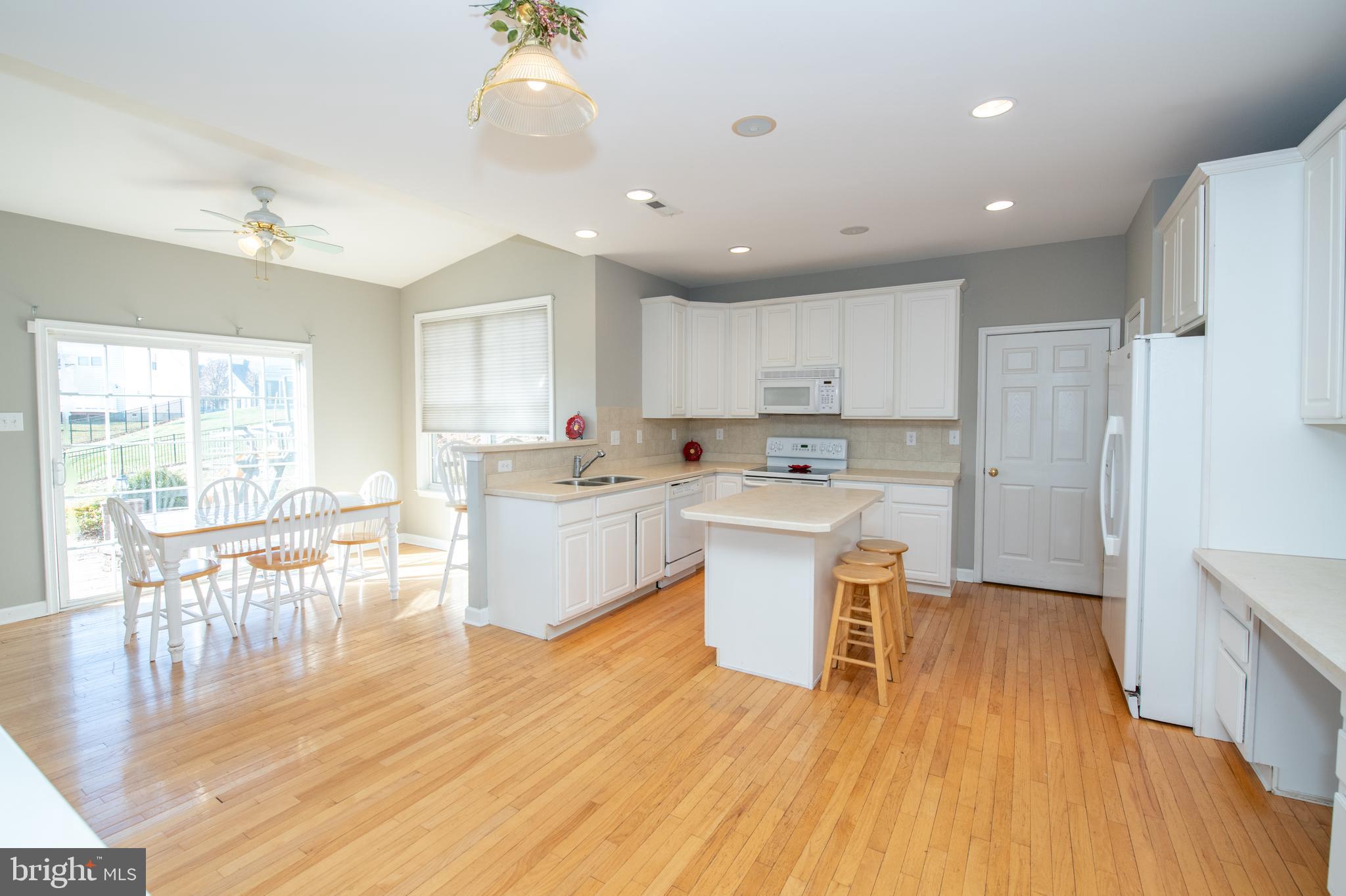 205 Tremain Road Bensalem, PA 19020 - Photo 17 of 58 Gallery Image 17