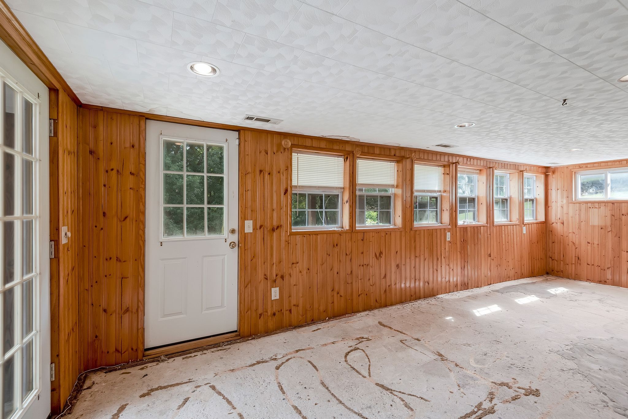 4848 Concord Drive Hermitage, TN 37076 - Photo 22 of 42 an empty room with windows
