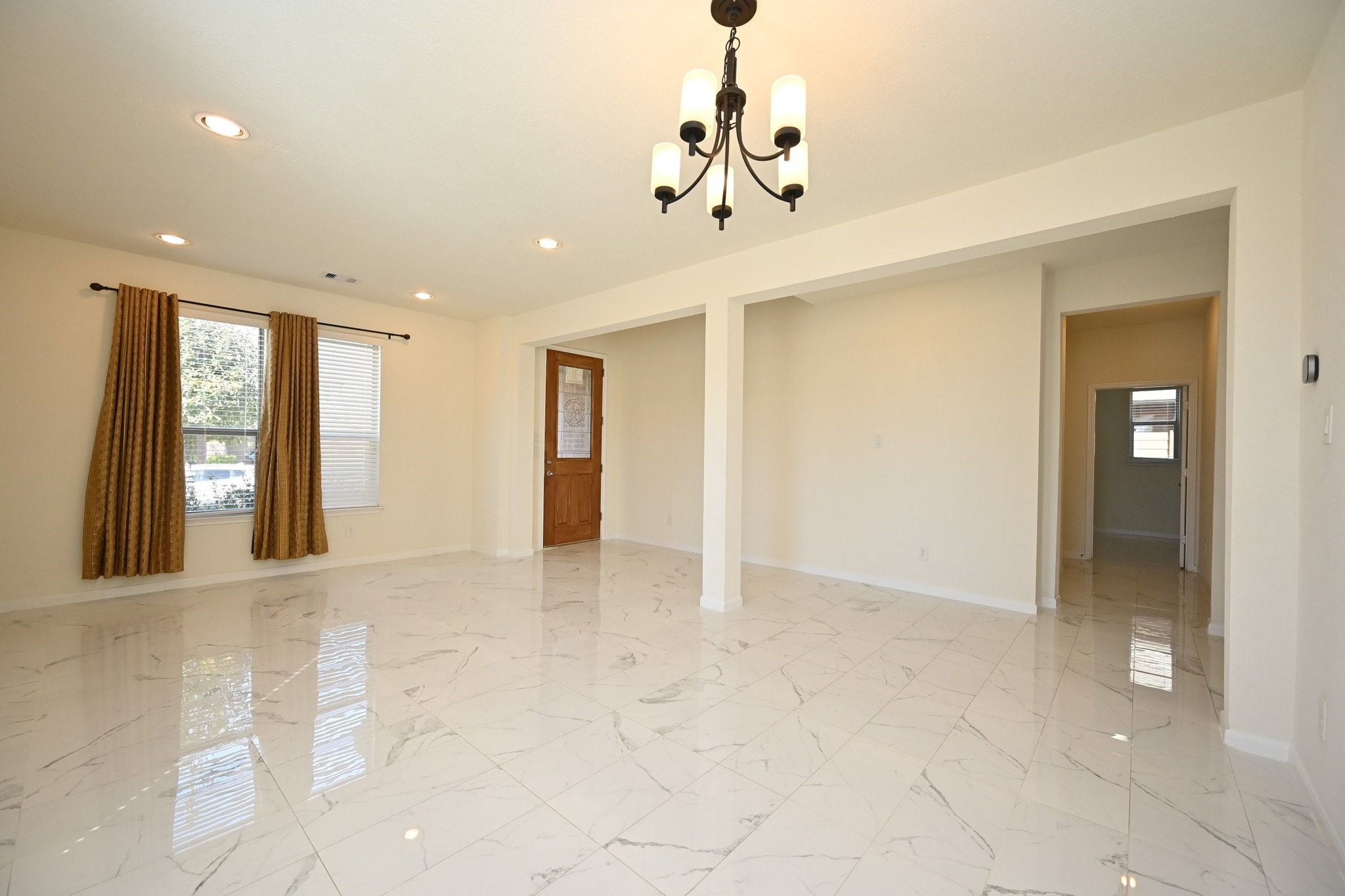 21119 Keystone Pine Court Katy, TX 77449 - Photo 7 of 43