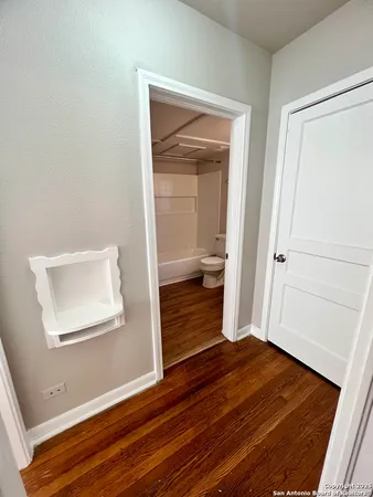 $925 | 734 Donaldson Avenue, Unit B, San Antonio, TX 78201