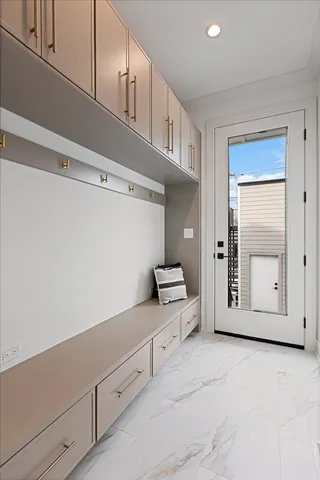 $1,750,000 | 1964 West Farragut Avenue, Chicago, IL 60625