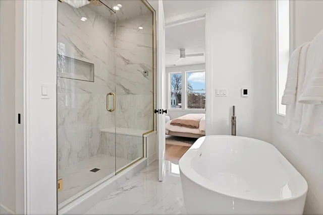 $1,750,000 | 1964 West Farragut Avenue, Chicago, IL 60625