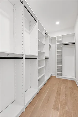 $1,750,000 | 1964 West Farragut Avenue, Chicago, IL 60625