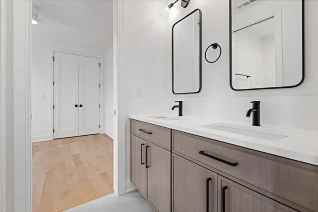 $1,750,000 | 1964 West Farragut Avenue, Chicago, IL 60625