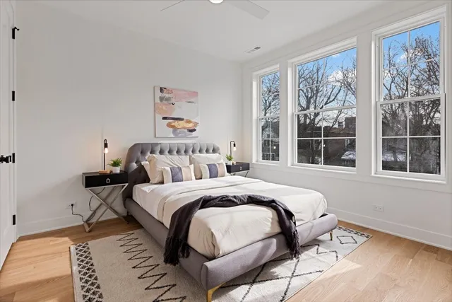 $1,750,000 | 1964 West Farragut Avenue, Chicago, IL 60625