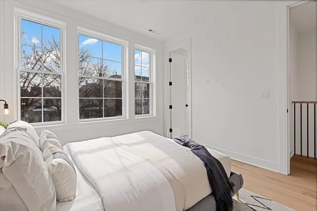 $1,750,000 | 1964 West Farragut Avenue, Chicago, IL 60625