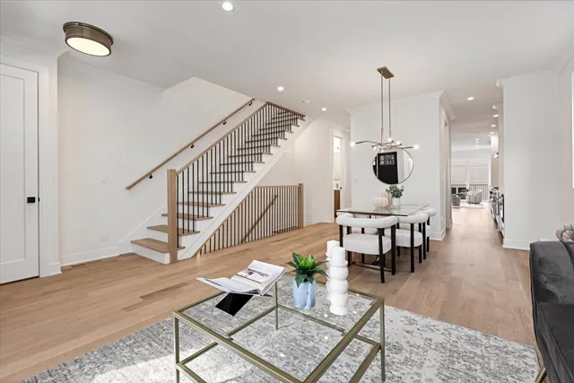 $1,750,000 | 1964 West Farragut Avenue, Chicago, IL 60625