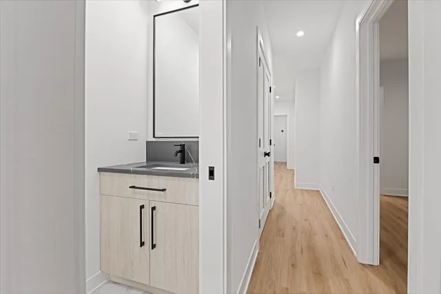 $1,750,000 | 1964 West Farragut Avenue, Chicago, IL 60625