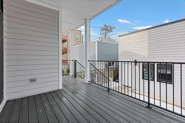 $1,750,000 | 1964 West Farragut Avenue, Chicago, IL 60625