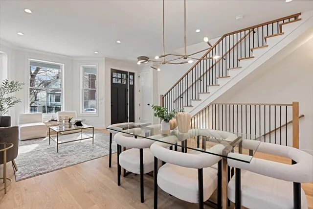 $1,750,000 | 1964 West Farragut Avenue, Chicago, IL 60625
