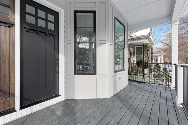 $1,750,000 | 1964 West Farragut Avenue, Chicago, IL 60625