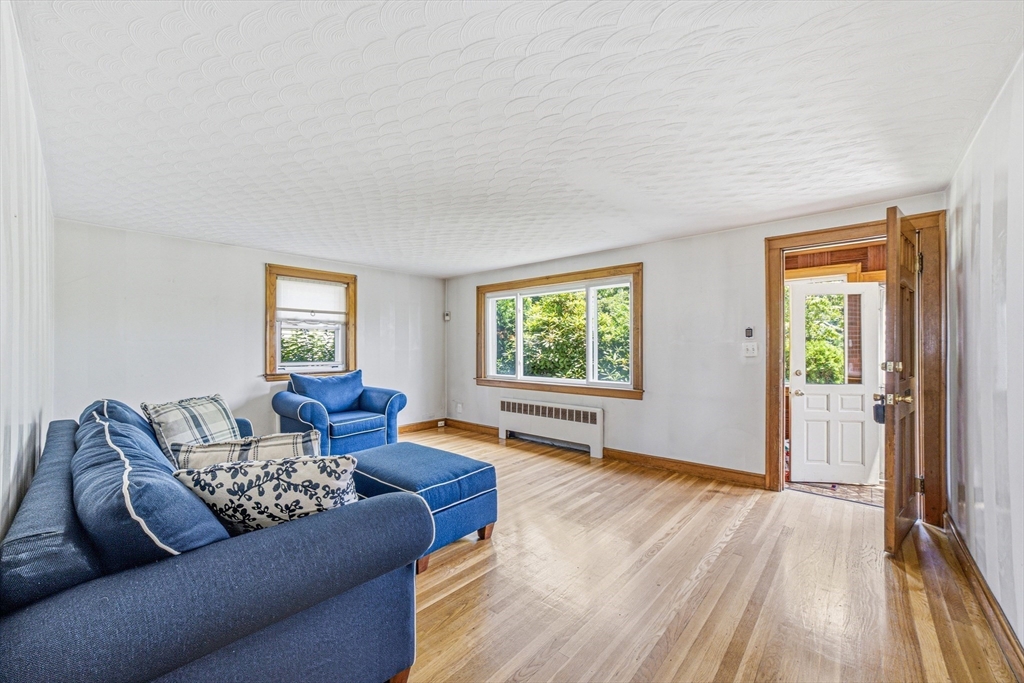 126 Brookfield Road Winthrop, MA 02152 - Photo 9 of 39