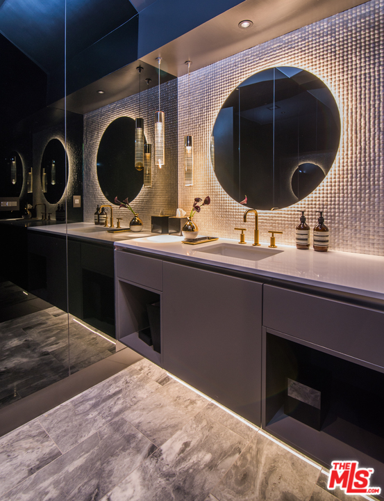 1840 Mango Way Los Angeles, CA 90049 - Photo 15 of 29