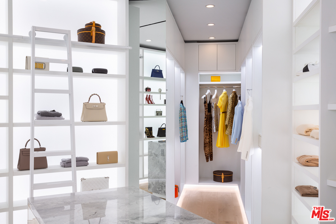 1840 Mango Way Los Angeles, CA 90049 - Photo 21 of 29