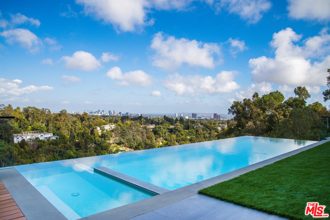 1840 Mango Way Los Angeles, CA 90049 - Photo 28 of 29