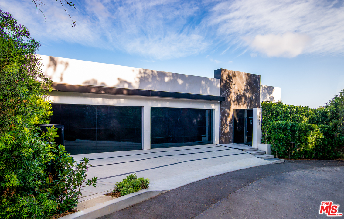 1840 Mango Way Los Angeles, CA 90049 - Photo 5 of 29