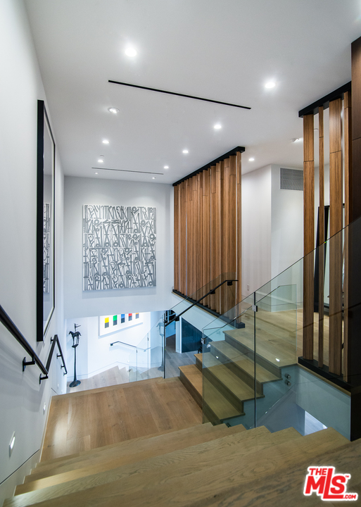 1840 Mango Way Los Angeles, CA 90049 - Photo 7 of 29