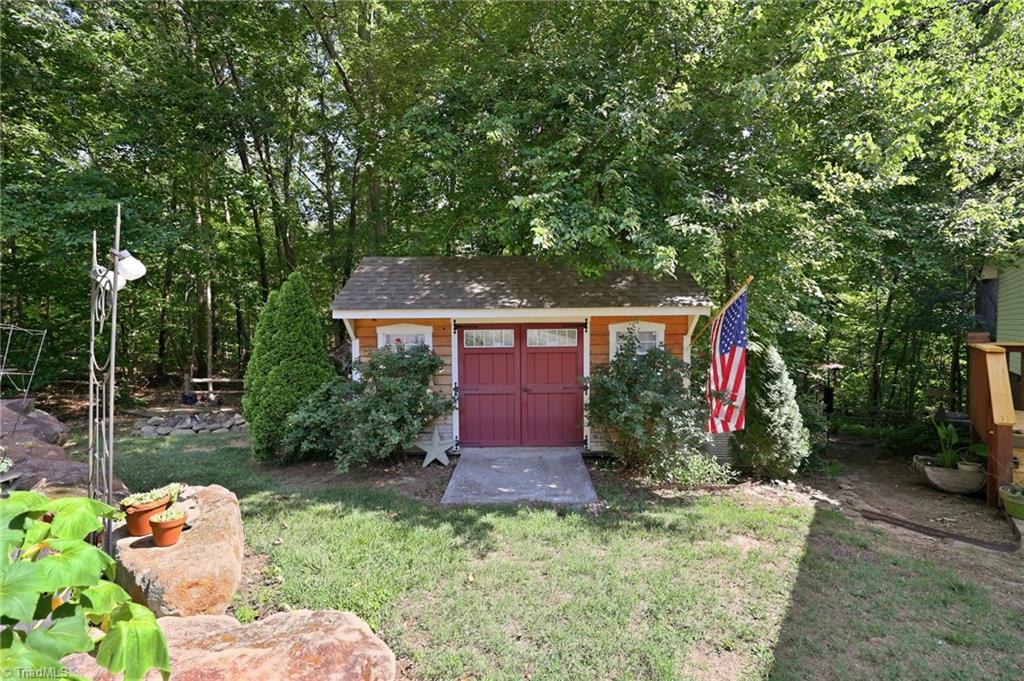221 Farmview Road Madison, NC 27025 - Photo 35 of 45
