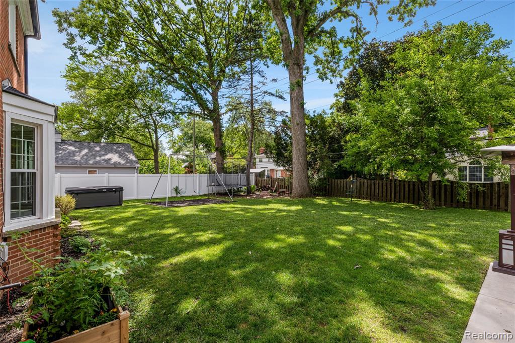 1615 Earlmont Road Berkley, MI 48072 - Photo 3 of 46