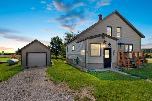 $550,000 | W444 Carlson Lane, Oconto Falls, WI 54154