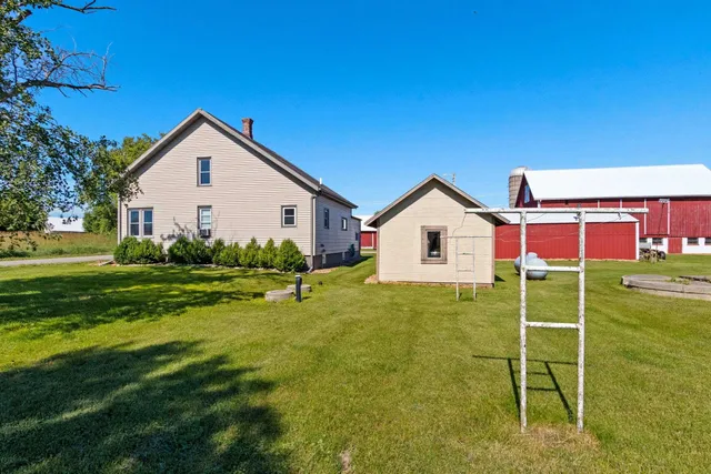 $550,000 | W444 Carlson Lane, Oconto Falls, WI 54154