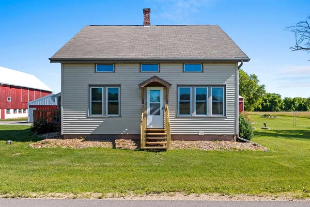 $550,000 | W444 Carlson Lane, Oconto Falls, WI 54154