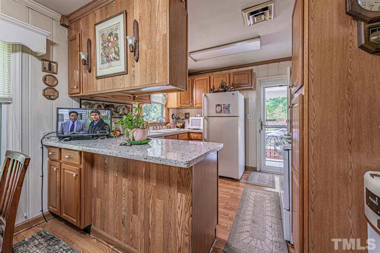 612 Maple Lane Raleigh, NC 27603 - Photo 9 of 26