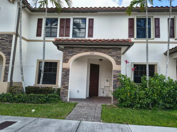 $3,000 | 3572 West 88th Terrace, Unit 3572, Hialeah, FL 33018