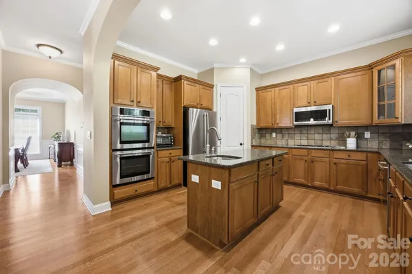 $800,000 | 204 Black Mountain Drive, Fort Mill, SC 29708