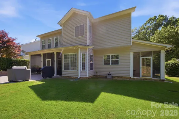 $800,000 | 204 Black Mountain Drive, Fort Mill, SC 29708