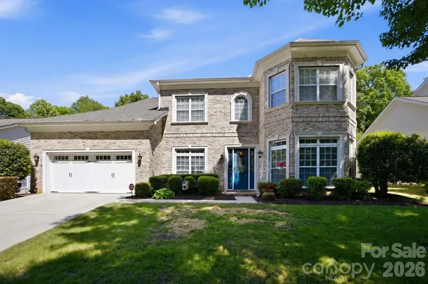 $800,000 | 204 Black Mountain Drive, Fort Mill, SC 29708